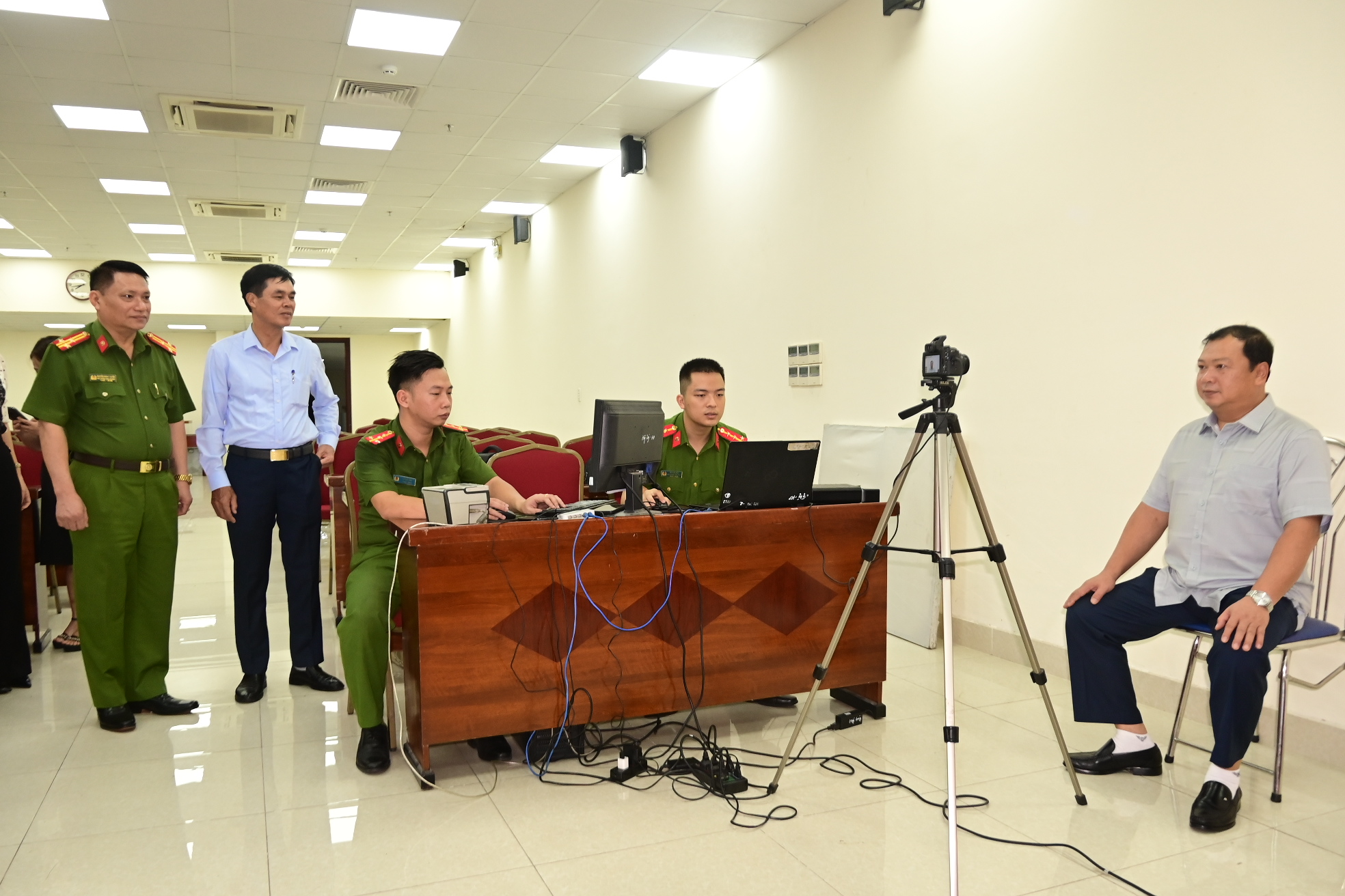 Chị Nguyễn Thị Thu Trang cảm ơn Công an quận Hồng Bàng